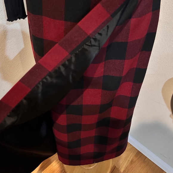 Bufalo Plaid Red & Black Wool Wrap Skirt by Coldwater Creek - size 6 - Picture 8 of 15